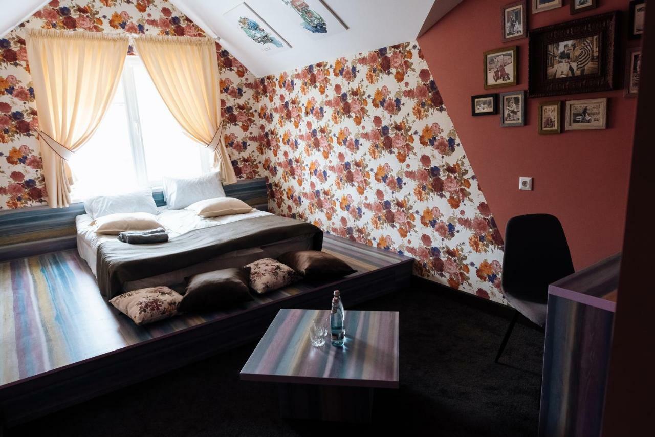 Clubhouse Hotel อิวาโน-ฟรานกิฟสเก ภายนอก รูปภาพ