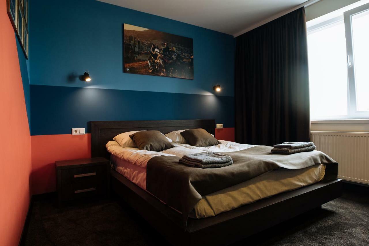 Clubhouse Hotel อิวาโน-ฟรานกิฟสเก ภายนอก รูปภาพ