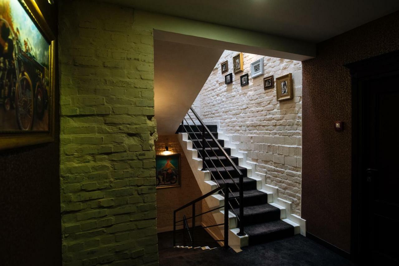 Clubhouse Hotel อิวาโน-ฟรานกิฟสเก ภายนอก รูปภาพ