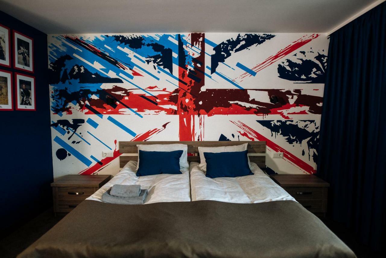 Clubhouse Hotel อิวาโน-ฟรานกิฟสเก ภายนอก รูปภาพ