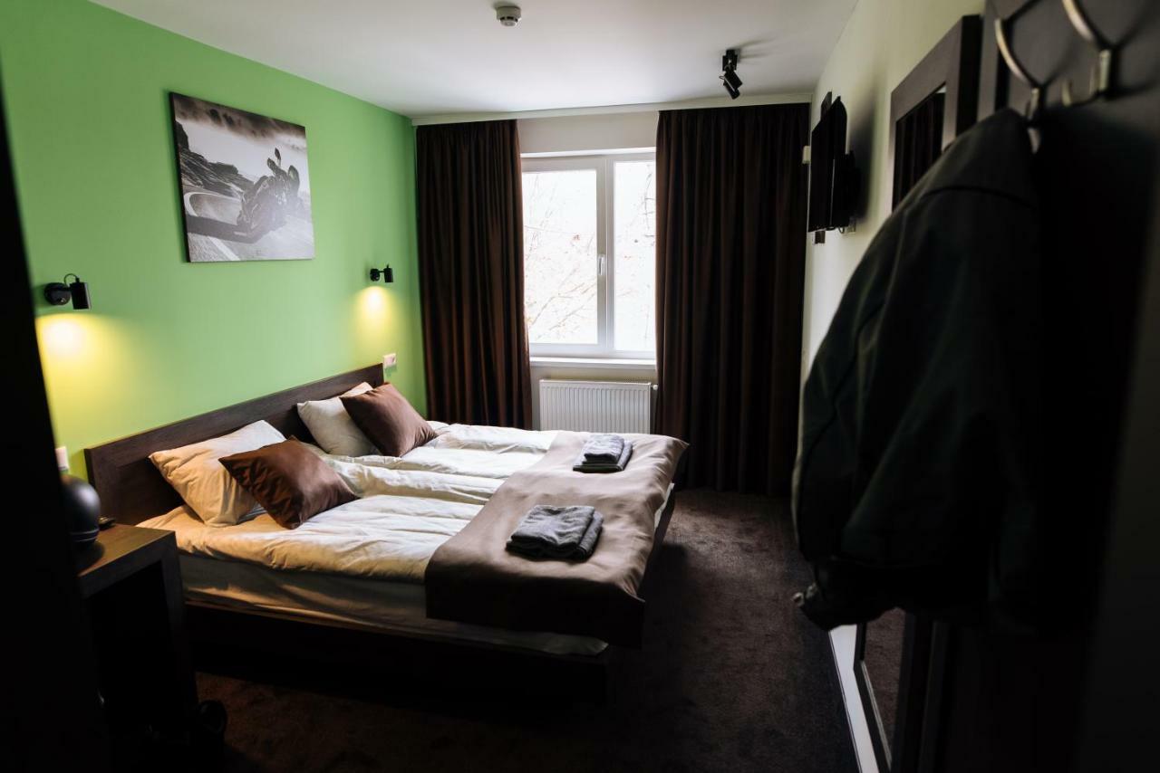 Clubhouse Hotel อิวาโน-ฟรานกิฟสเก ภายนอก รูปภาพ