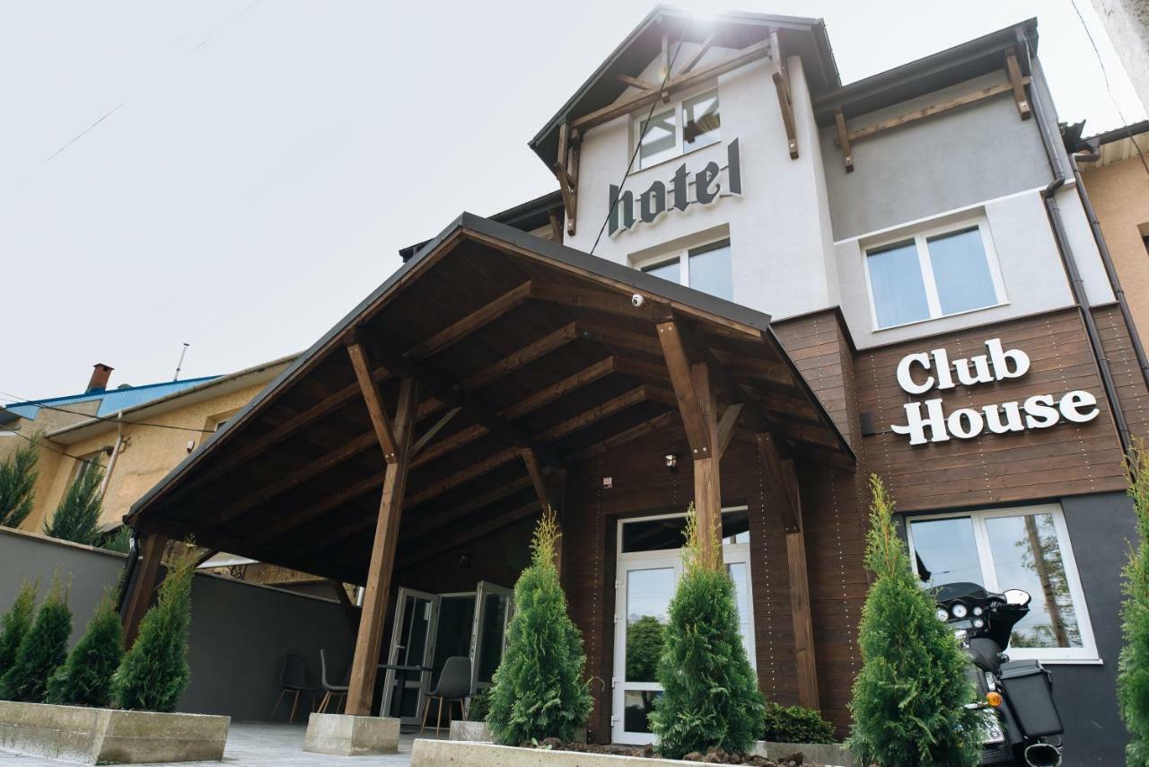 Clubhouse Hotel อิวาโน-ฟรานกิฟสเก ภายนอก รูปภาพ